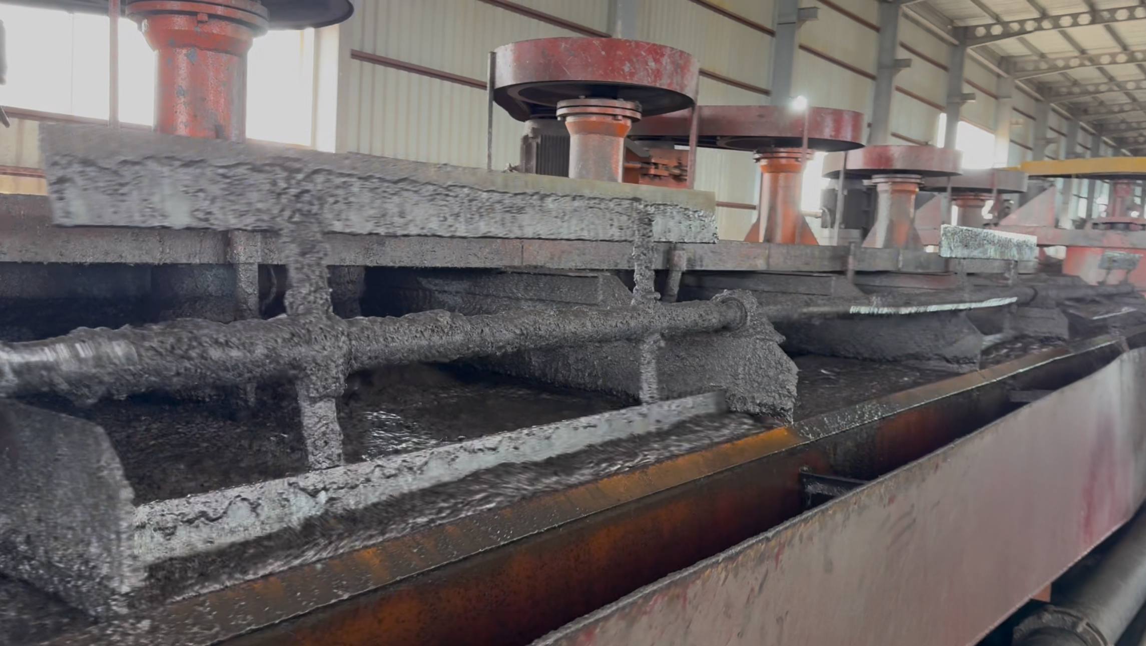 Bubble Magic: How Floatation Turns Graphite from Dirty to Brilliantly Clean